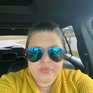 Meet your Posher, Vanessa